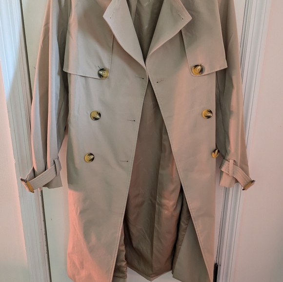 EUC Orolay trench coat - Picture 8 of 10